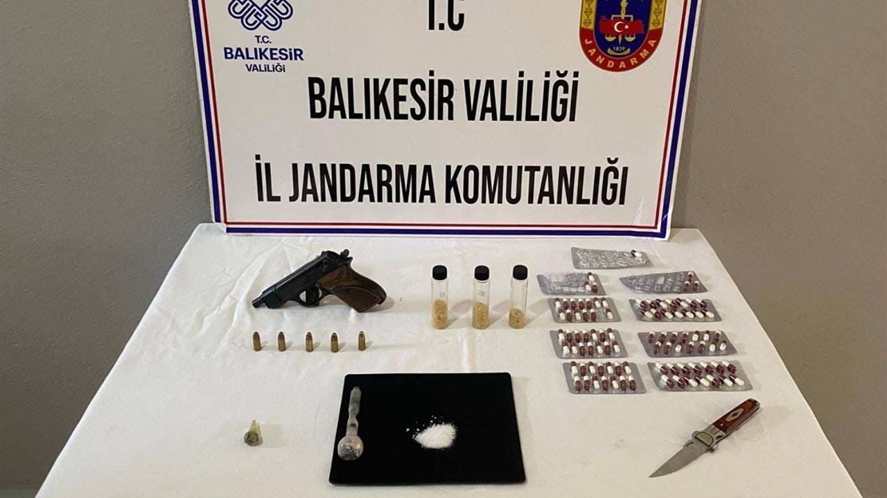 Balıkesir Edremit'te Uyuşturucu Operasyonu: 18 Şüpheli Yakalandı