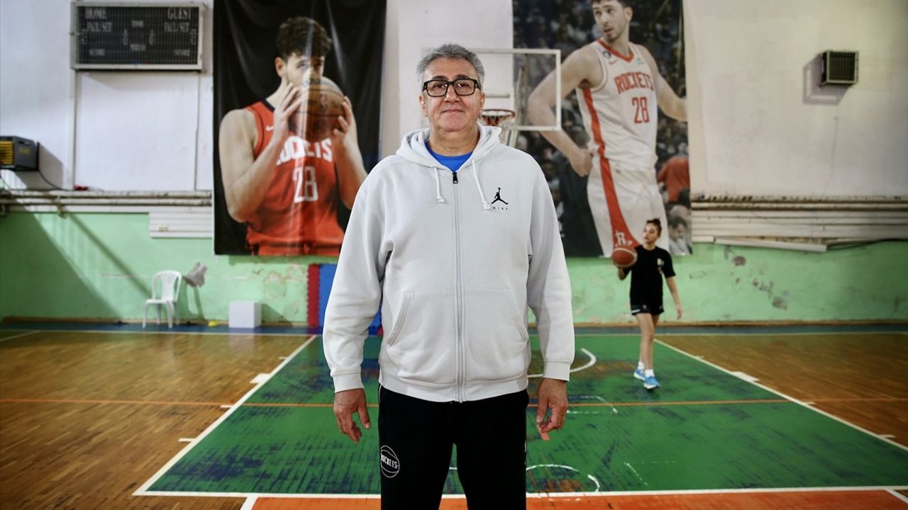 Basketbol Antrenörü Salim Taslı, Yeni Yetenekleri Keşfetmek İçin Çalışıyor