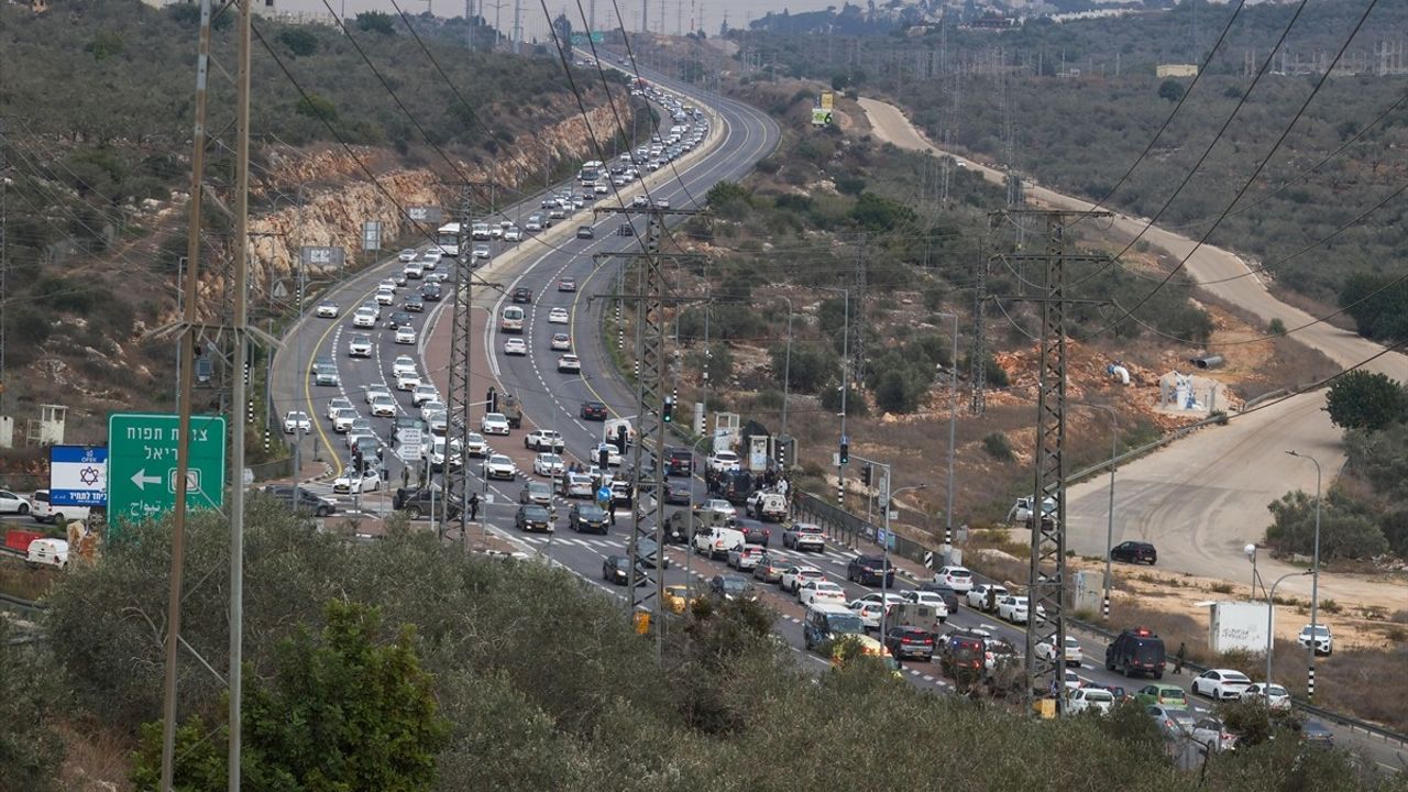 Batı Şeria'da Silahlı Saldırı: 9 İsrailli Yaralı