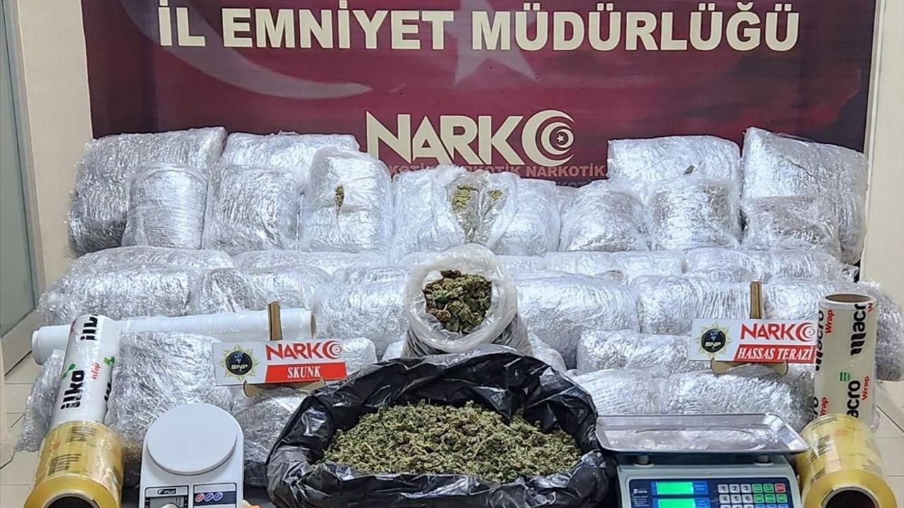 Batman'da 52 Kilo 700 Gram Skunk Ele Geçirildi