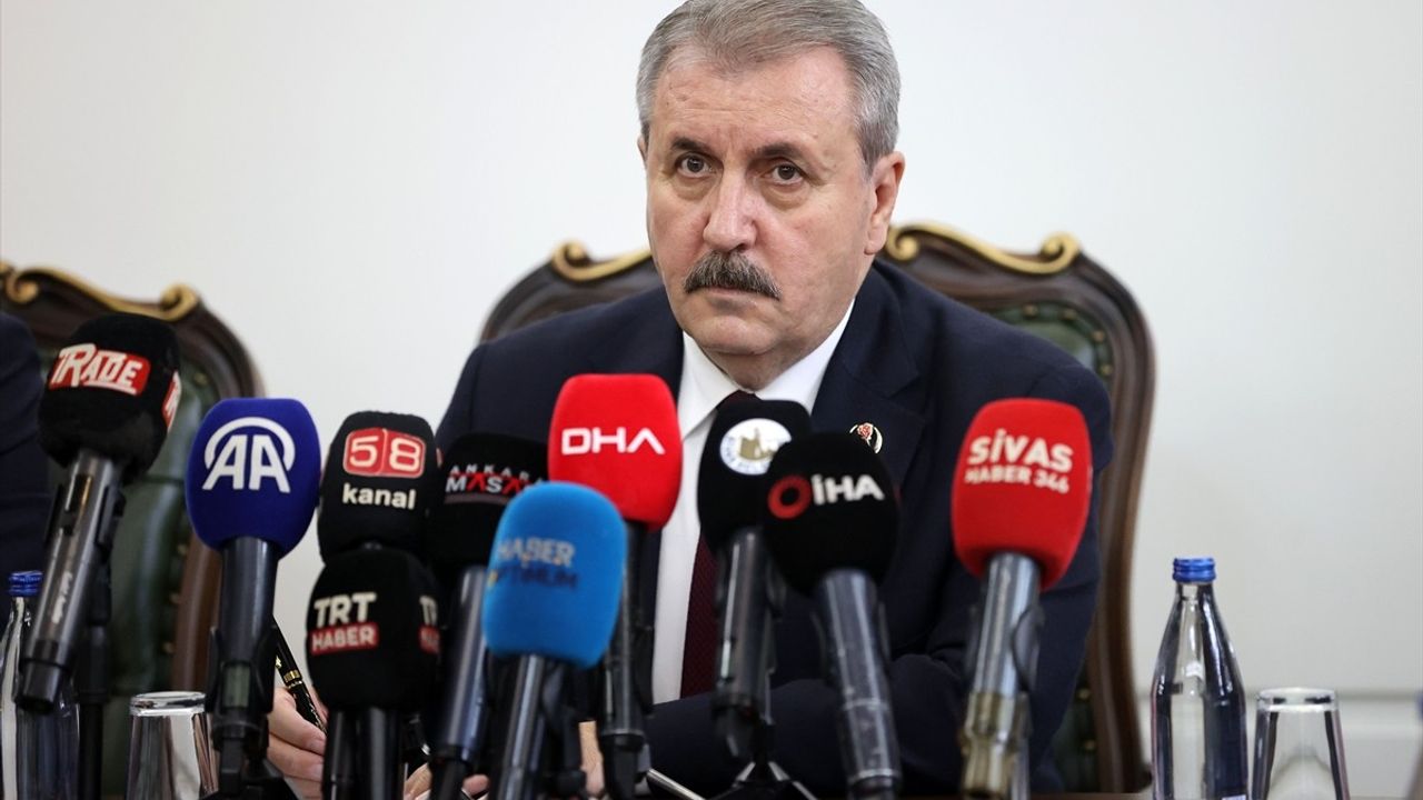 BBP Genel Başkanı Destici, Sivas'ta Terörle Mücadeleden Yerel Yönetimlere Eleştirilerde Bulundu