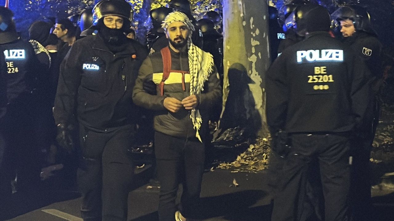 Berlin'de Filistin Destek Gösterisi: Çok Sayıda Gözaltı