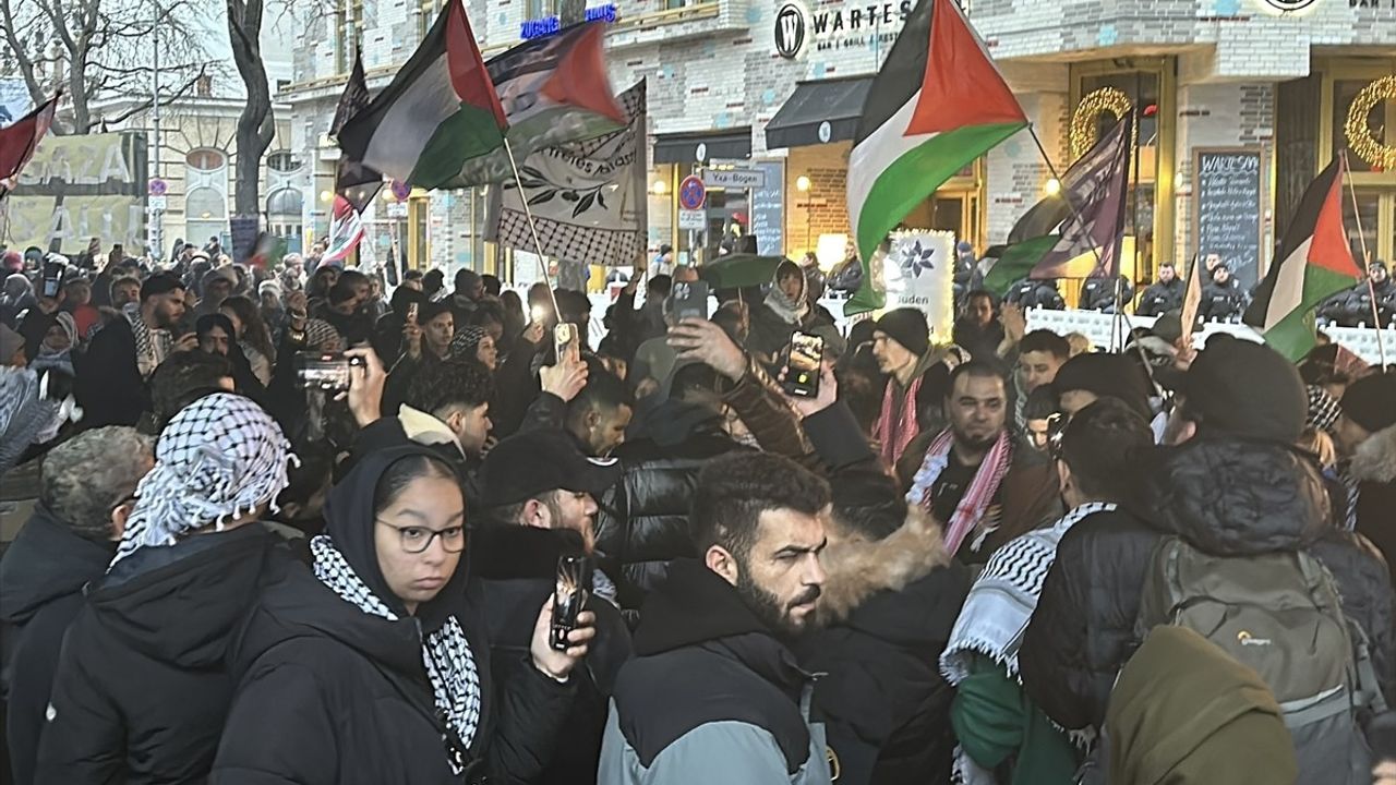 Berlin'de Filistin Destek Gösterisinde Gözaltılar Gerçekleşti