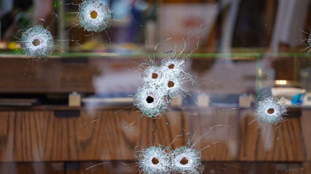 Beylikdüzü'nde Kuyumcu Dükkanına Silahlı Saldırı Gerçekleşti