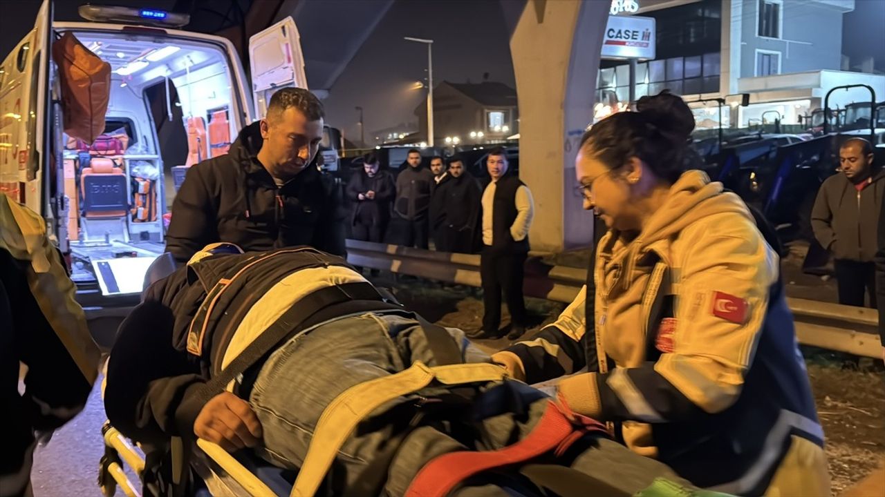 Bolu'da Alkollü Sürücünün Neden Olduğu Trafik Kazasında İki Kişi Yaralandı