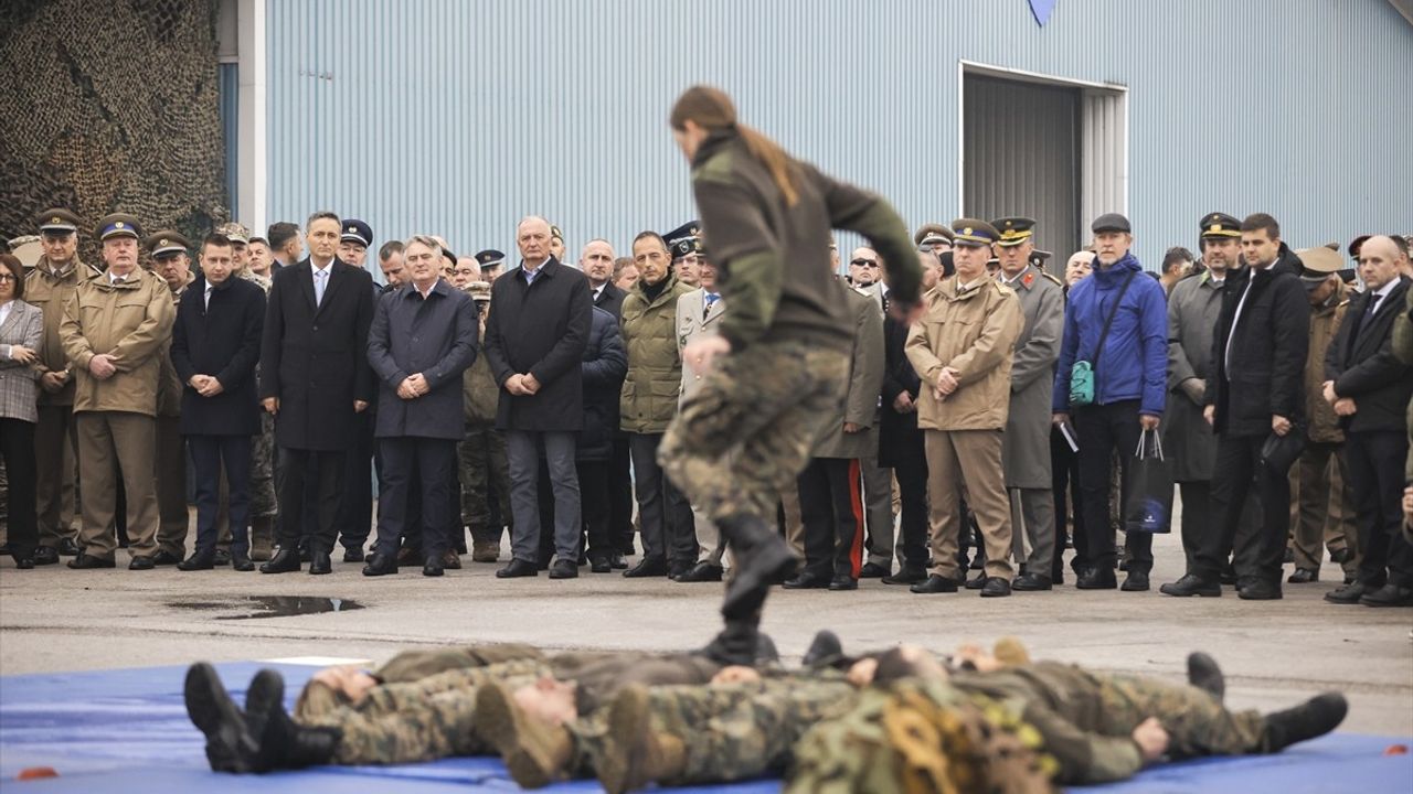 Bosna Hersek’te Silahlı Kuvvetler Günü Törenle Kutlandı