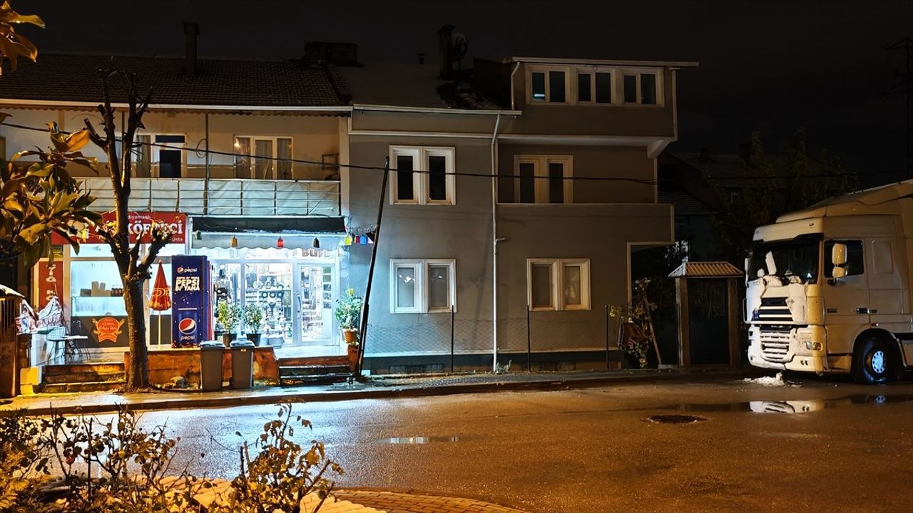 Bursa İnegöl'de Çatıdan Düşen 72 Yaşındaki Adam Hayatını Kaybetti