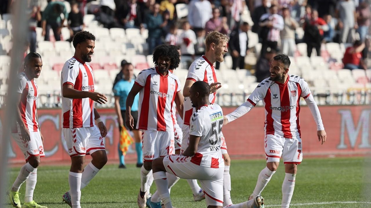 Çaykur Rizespor, Sivasspor Karşısında İlk Yarısı 1-0 Önde Tamamladı