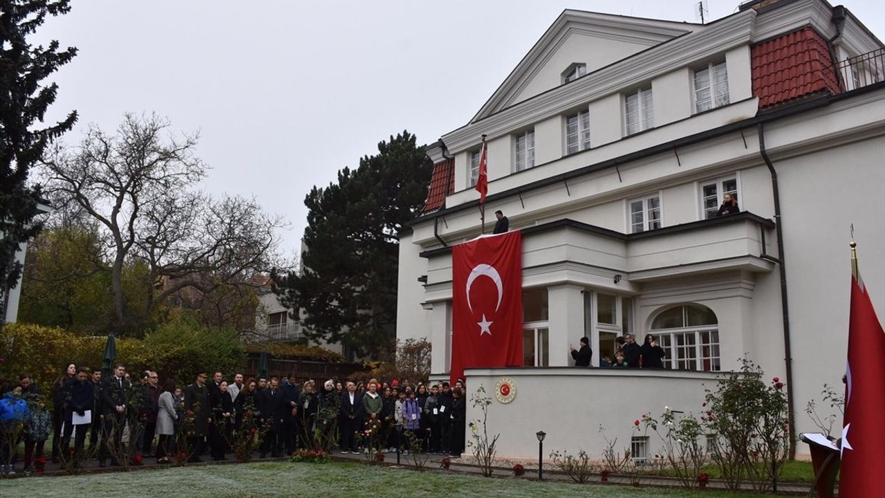 Çekya'da Atatürk, Ebediyete İntikalinin 86. Yılında Anıldı