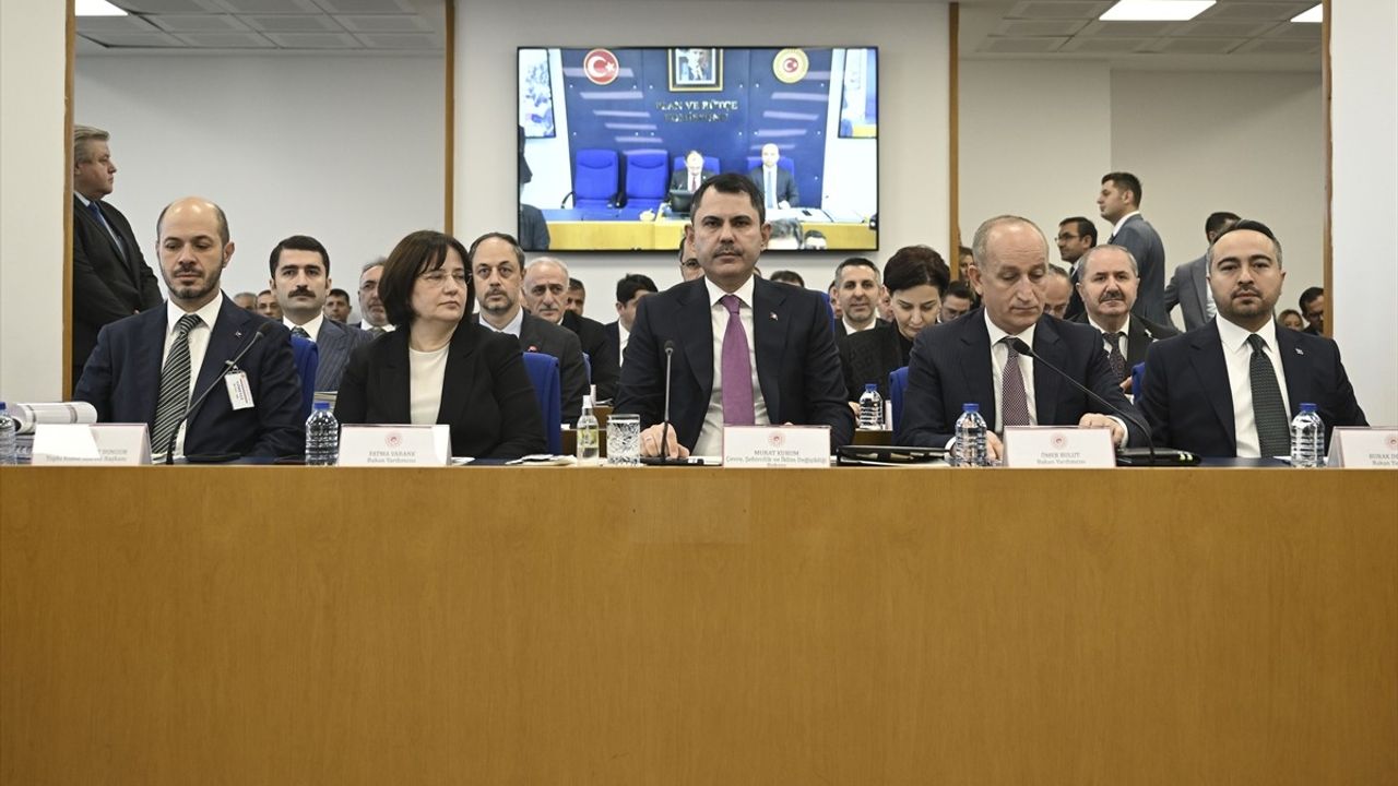 Çevre Bakanı Kurum İzmir Körfezi İçin Sorumlulukları Vurguladı