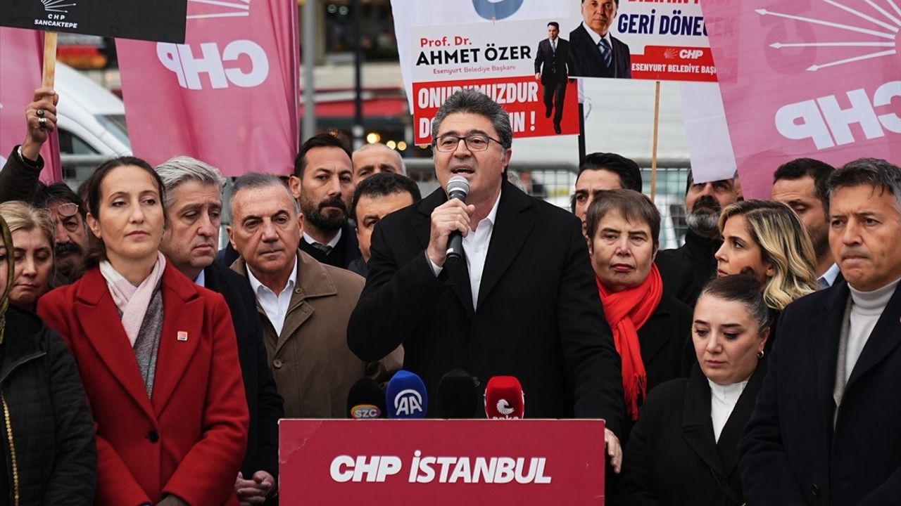 CHP, Esenyurt'ta Protestolarını Sürdürüyor