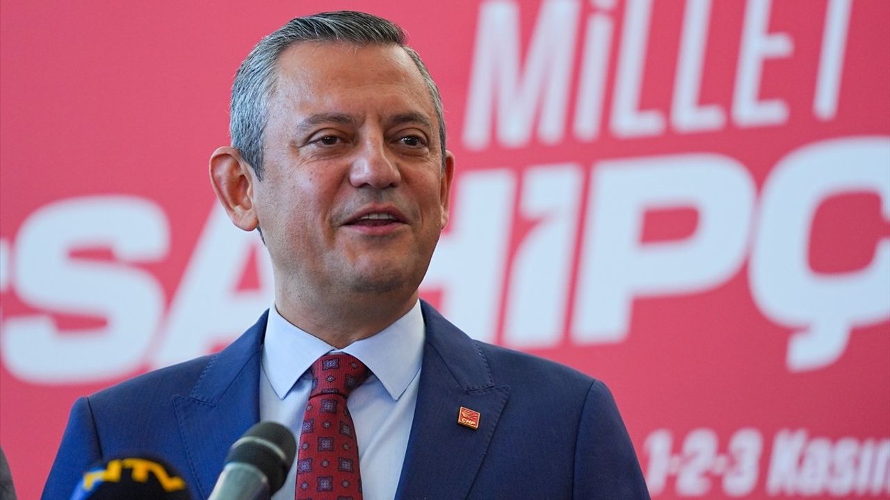 CHP Genel Başkanı Özgür Özel, Ahmet Özer'in Ziyareti İçin Adalet Bakanlığı'na Talepte Bulundu