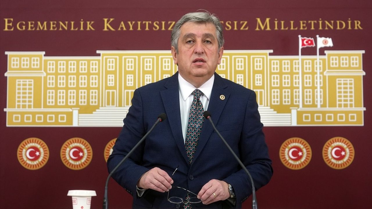 CHP'li Murat Çan'dan Tıp Fakülteleri Üzerine Eleştiriler