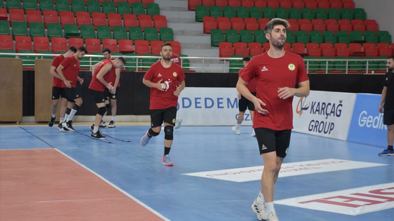 Cizre Belediyespor Erkek Voleybol Takımı Ziraat Bankkart Maçına Hazır