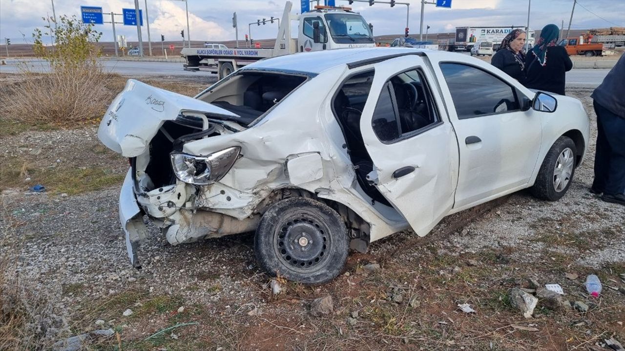 Çorum'da Trafik Kazası: 4 Yaralı