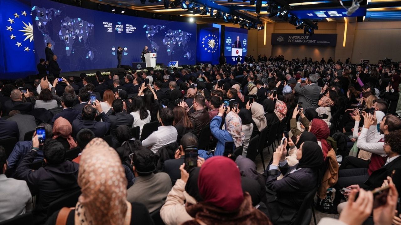 Cumhurbaşkanı Erdoğan, TRT World Forum'da Küresel Sorunlara Çözüm Arayışlarını Tartıştı