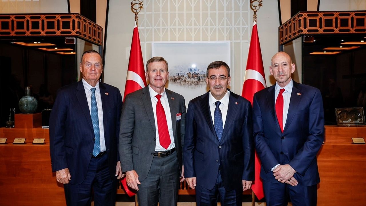 Cumhurbaşkanı Yardımcısı Yılmaz, American Turkish Business Roundtable Üyelerini Kabul Etti