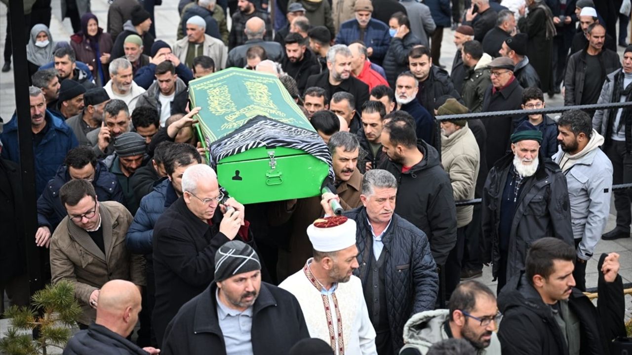 Cumhuriyetin Asırlık Tanığı Aliye Göker, 102 Yaşında Hayatını Kaybetti