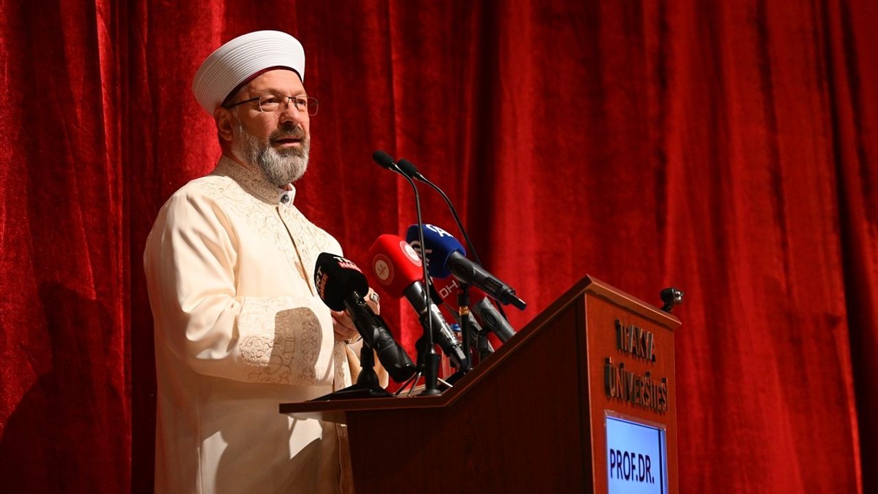 Diyanet İşleri Başkanı Erbaş: İlim İnsanlığın İhyası İçin Kullanılmalı