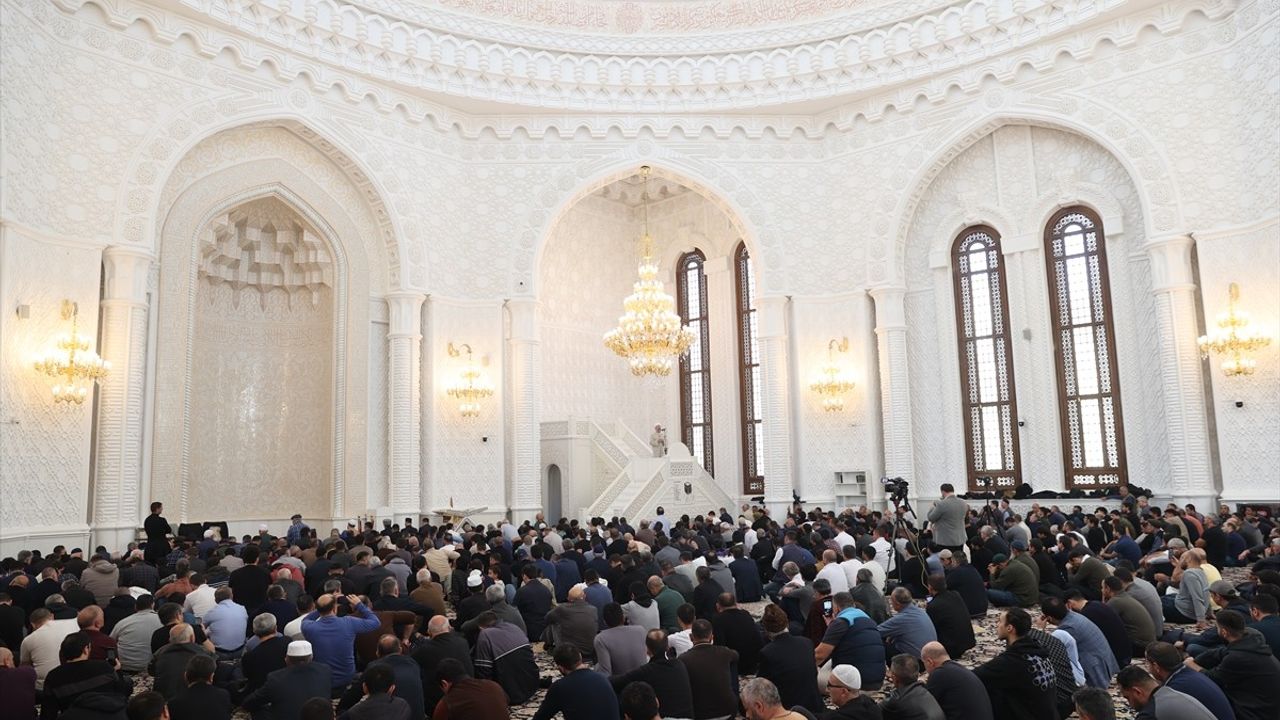 Diyanet İşleri Başkanı Erbaş: 'Zulümleri Ortadan Kaldırmanın Yolu İslam'ın Birliğinden Geçiyor'