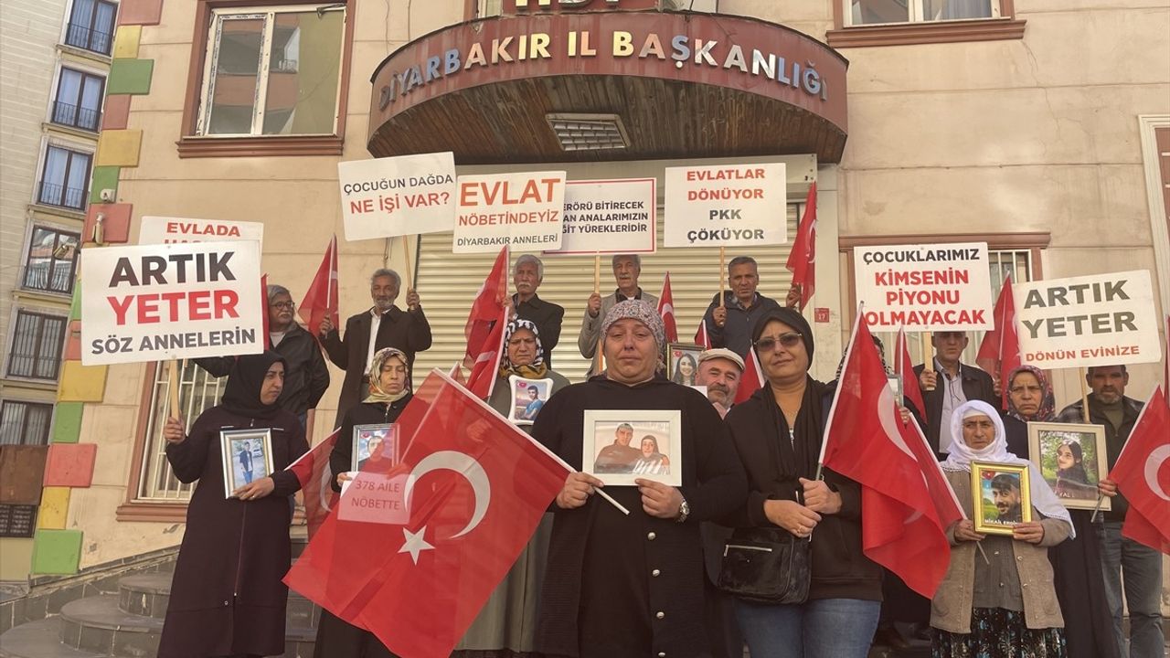Diyarbakır Anneleri Nöbete Devam Ediyor