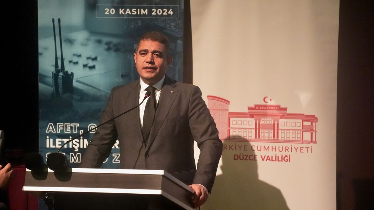 Düzce'de Afet, Güvenlik ve İletişim Stratejileri Sempozyumu Gerçekleştirildi