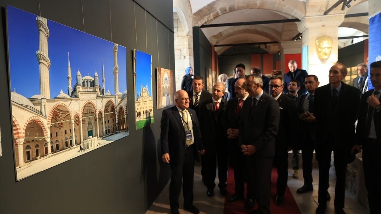 Edirne'de Osmanlı Kimliği ve Selimiye Sempozyumu Başladı