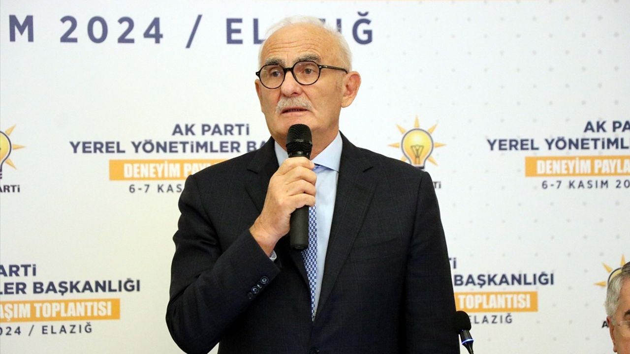 Elazığ'da AK Parti Toplantısı: Yılmaz'dan Hizmet Vurgusu