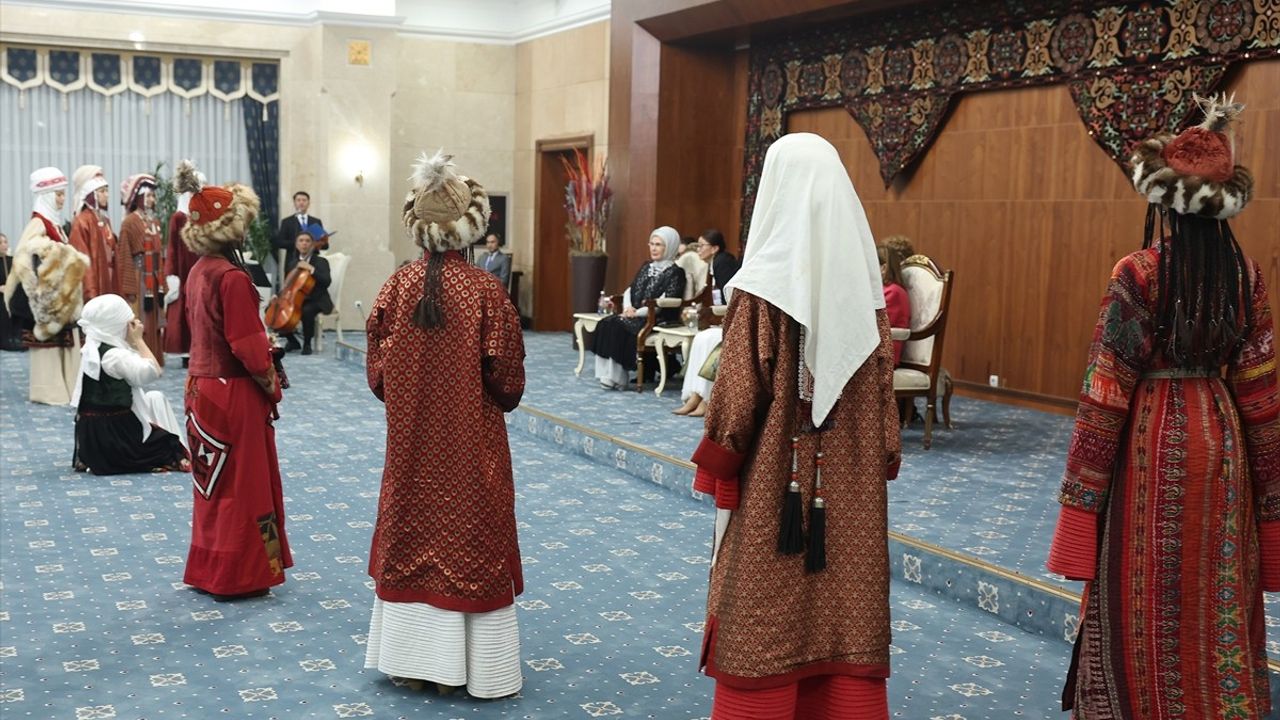 Emine Erdoğan, Kırgızistan'da Akşam Yemeğine Katıldı