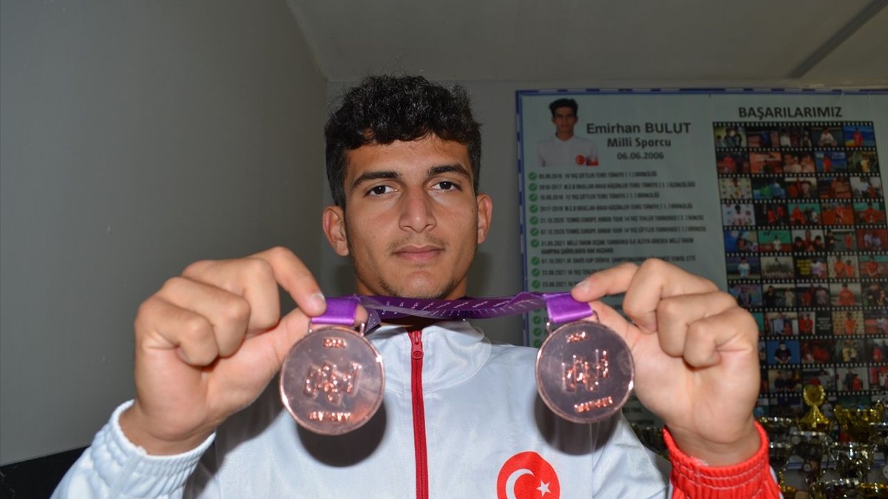 Emirhan Bulut'un Hedefi: Dünya Tenisinin İlk 100'ü