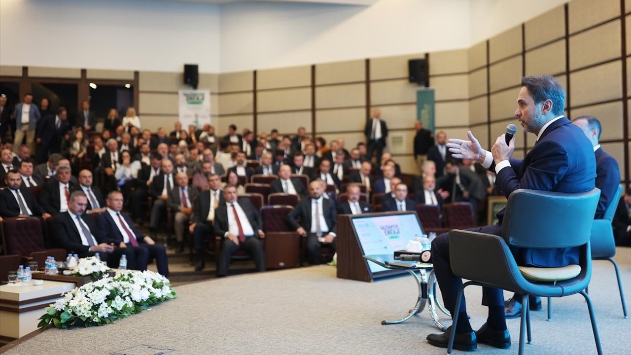 Enerji Zirvesi'nde Dışa Bağımlılığı Düşürme Vurgusu