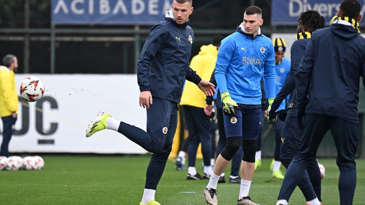 Fenerbahçe, Slavia Prag ile Maç İçin Hazırlıklarını Tamamladı