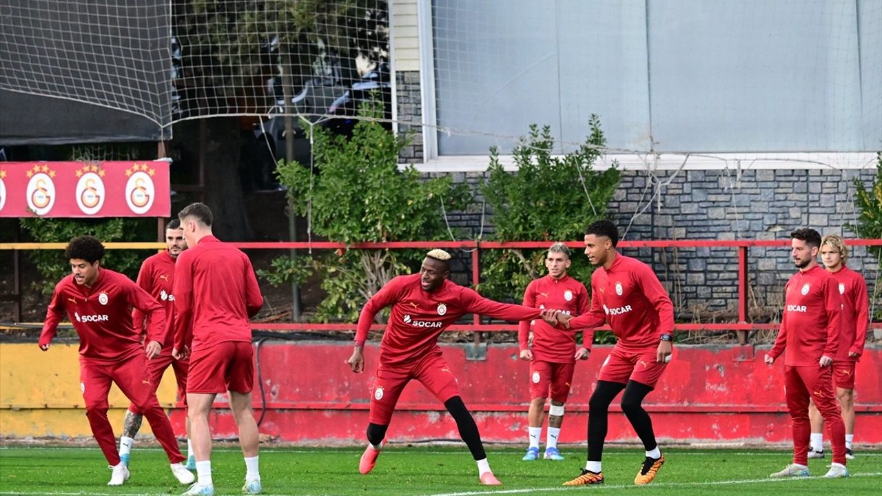 Galatasaray, Tottenham Maçına Hazırlıklarını Tamamladı