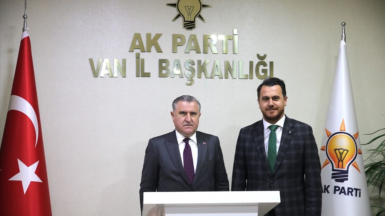 Gençlik ve Spor Bakanı Bak, Van'da Spor Tesisleri Açılışında Yapılan Yatırımları Duyurdu