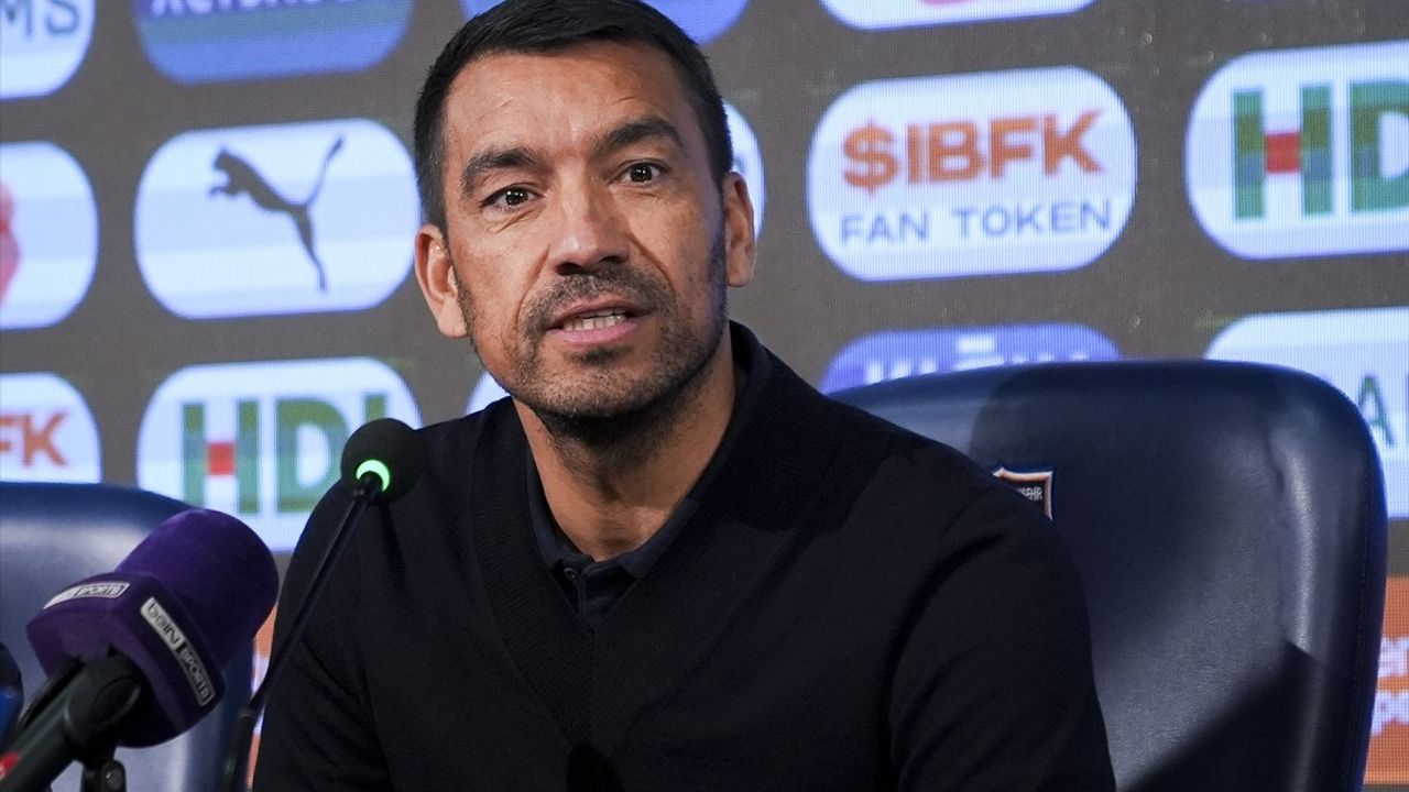 Giovanni van Bronckhorst: 'Havlu Atmadık, Göztepe Maçına Hazırlanıyoruz'