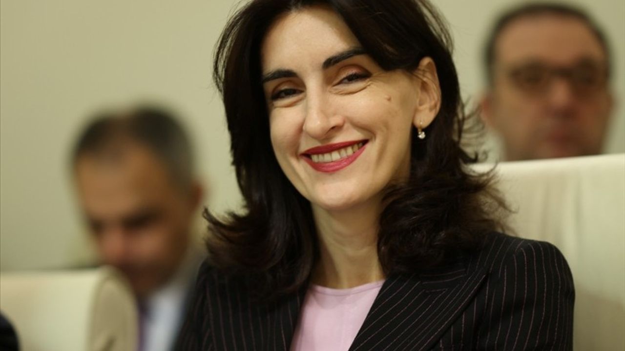 Gürcistan'da Başbakan Kobakhidze'nin Yeni Kabinesi Güvenoyu Aldı