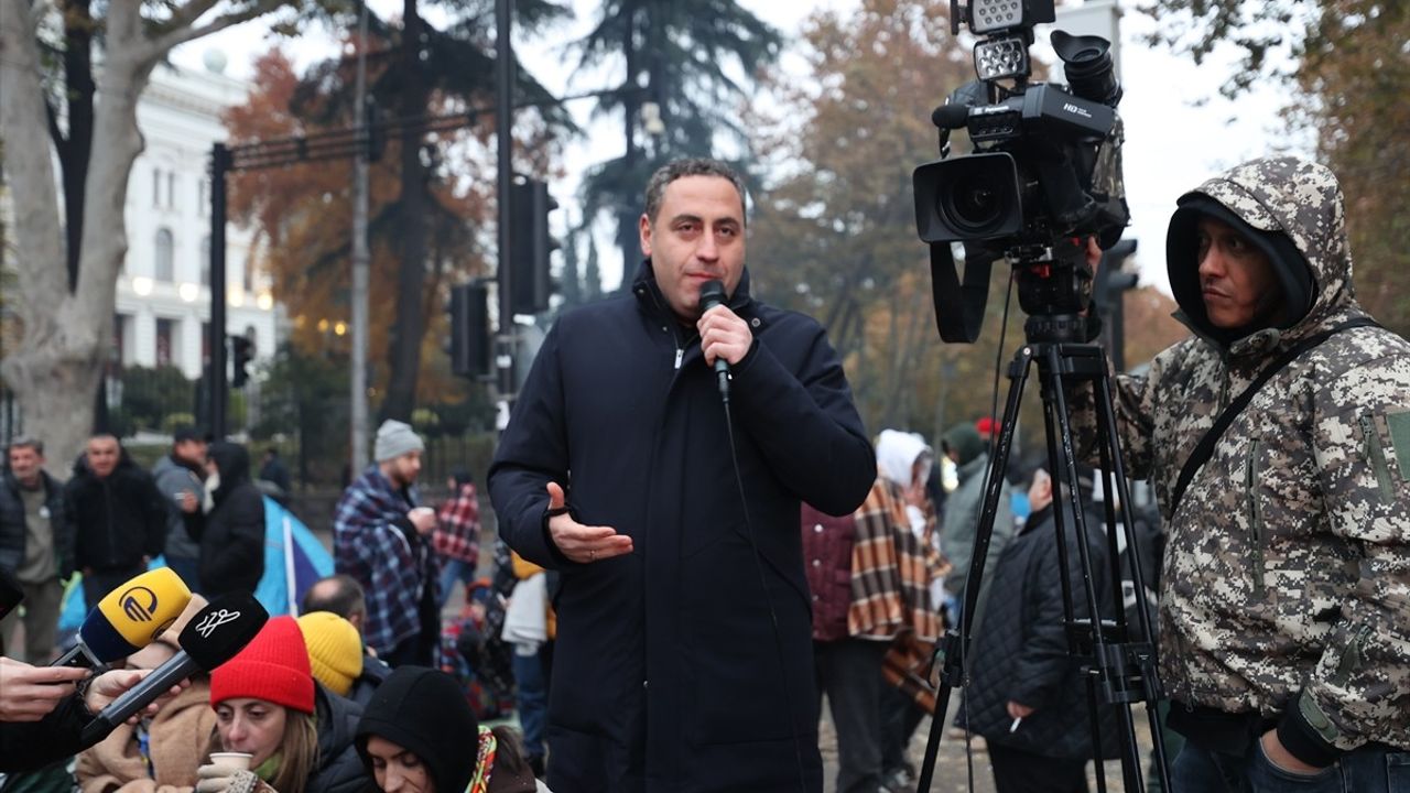 Gürcistan'da Seçim Sonuçlarına Tepki: Muhalifler Tiflis'te Çadır Kurdu