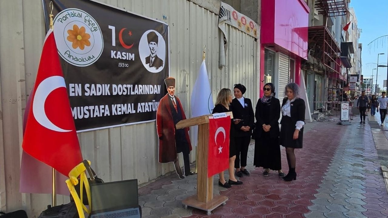 Hatay'da 10 Kasım İçin Atatürk Hatıra Defteri Oluşturuldu