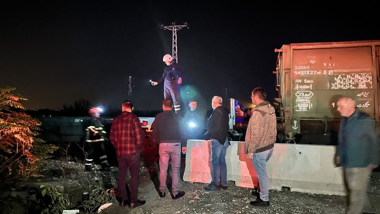 Hatay'da Yük Treni Kazası: Bir Kişi Yaralandı