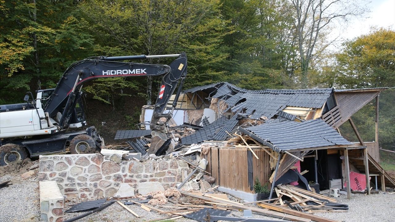 İSKİ, Kabakoz Havzası'ndaki Zararlı Yapıları Yıktı