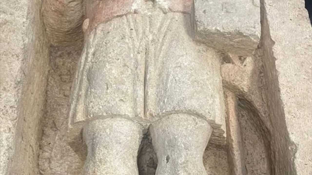 Isparta'da Çalınan 1600 Yıllık Mezar Steli Ankara'da Ele Geçirildi