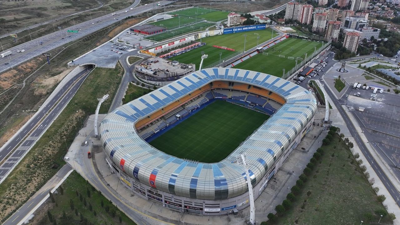 İstanbul Başakşehir'in Modern Futbol Akademisi: Mahmut Tekdemir