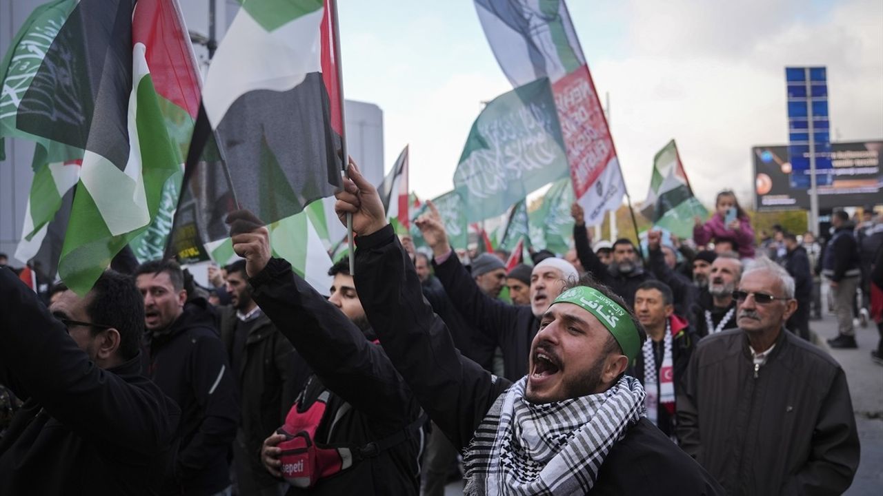 İstanbul'da Almanya Başkonsolosluğu Önünde Gazze Protestosu