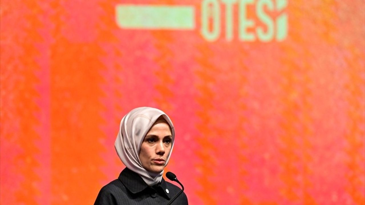 İstanbul'da 'Eğitimde 1 Adım Ötesi Zirvesi' Gerçekleşti