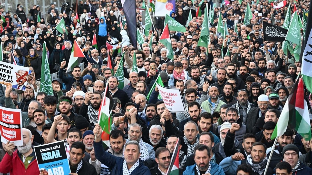 İstanbul'da Gazze İçin Protesto: ABD ve İsrail'e Tepki