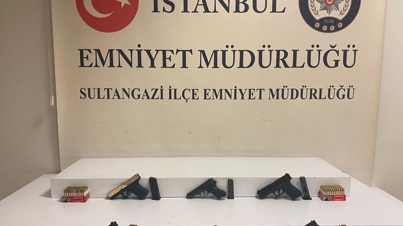 İstanbul Sultangazi'de Evde 6 Ruhsatsız Tabanca Bulundu, Bir Şüpheli Tutuklandı