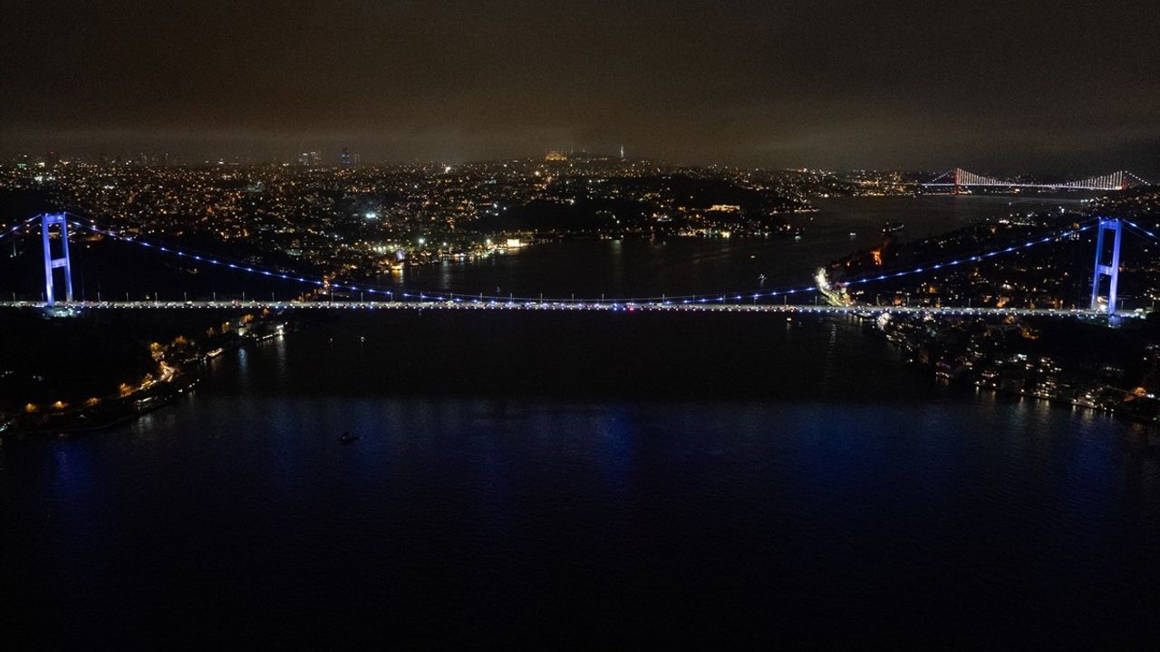 İstanbul'un Simgeleri Yeni Nesil Prematüre Farkındalığı İçin Mor Işıkla Aydınlatıldı