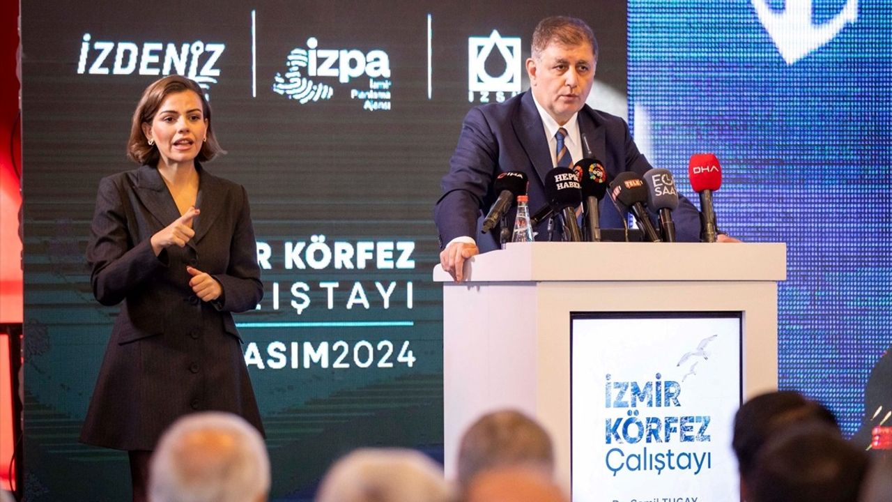 İzmir Körfezi'ndeki Kirlilik Sorunları Ele Alındı