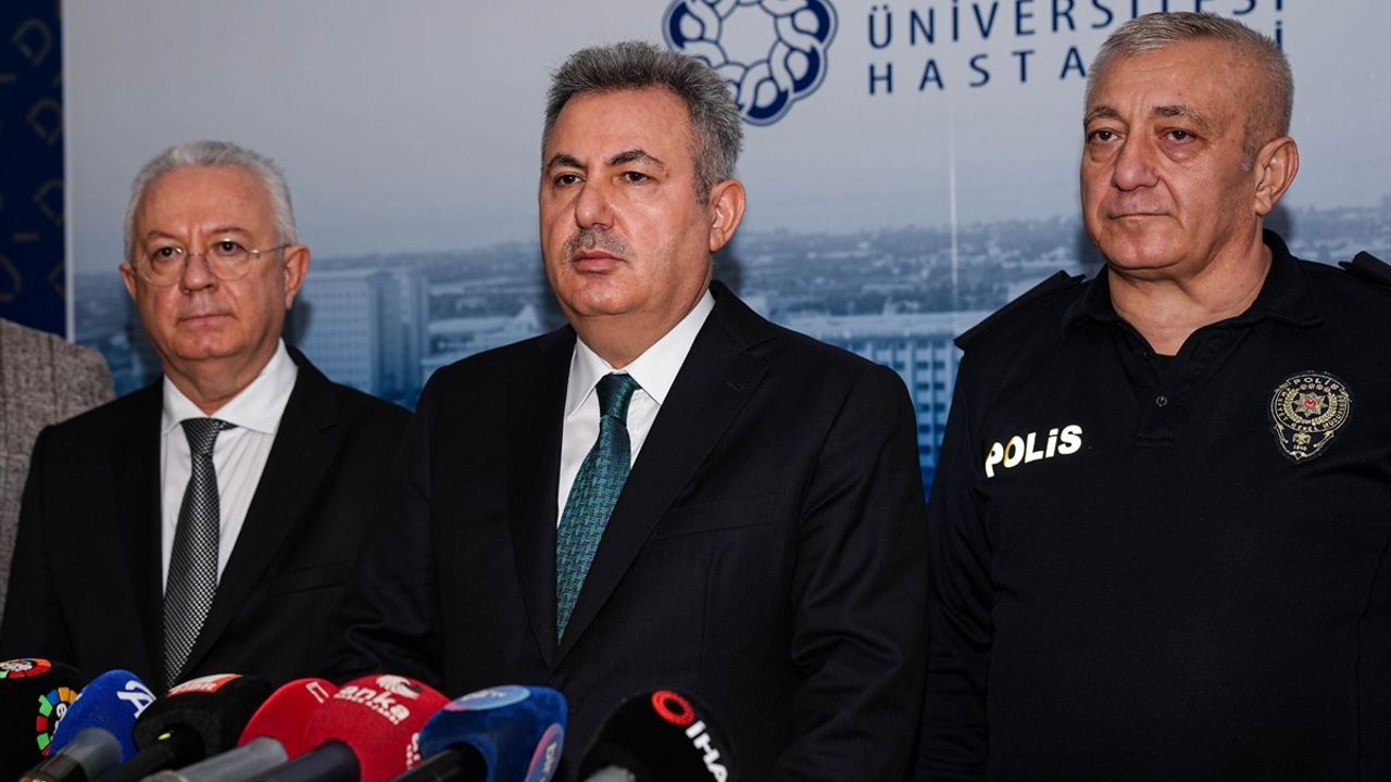 İzmir Valisi Süleyman Elban, Yaralı Polisleri Hastanede Ziyaret Etti