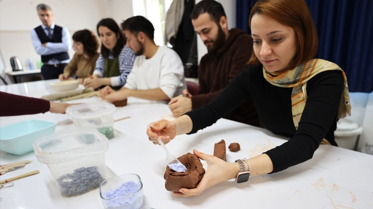 Kapadokya'da Atık Camlar Süs Eşyasına Dönüştürülüyor